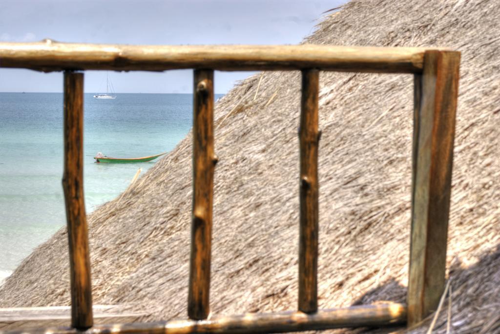 Green Blue Beach Hostel Koh Rong Sanloem Exterior photo